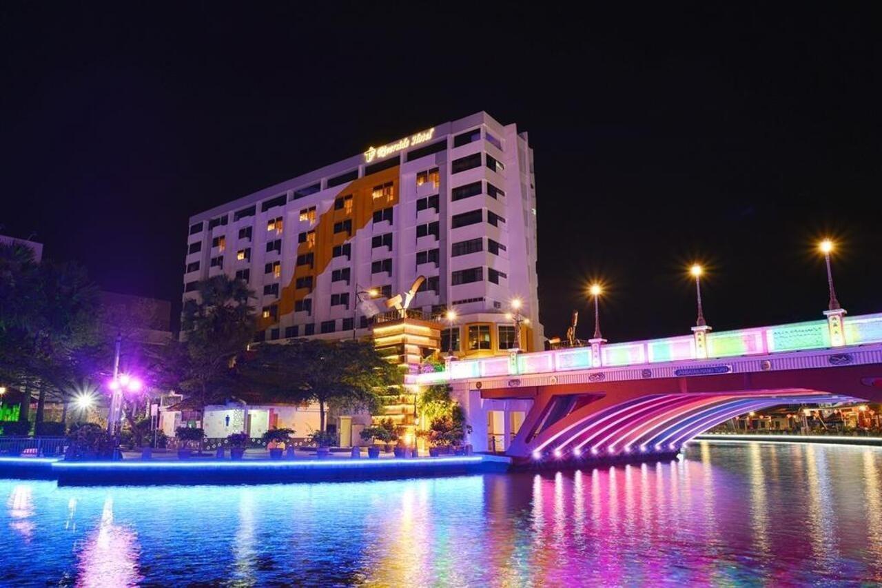 Wana Riverside Hotel Malacca Exterior foto
